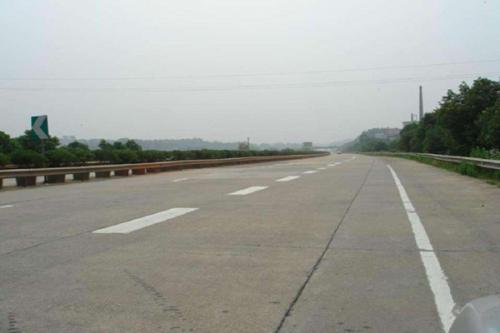 高速公路為什么用瀝青？