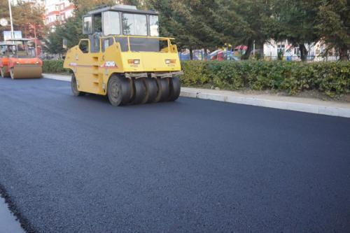 如何有效開裂切割瀝青路面？